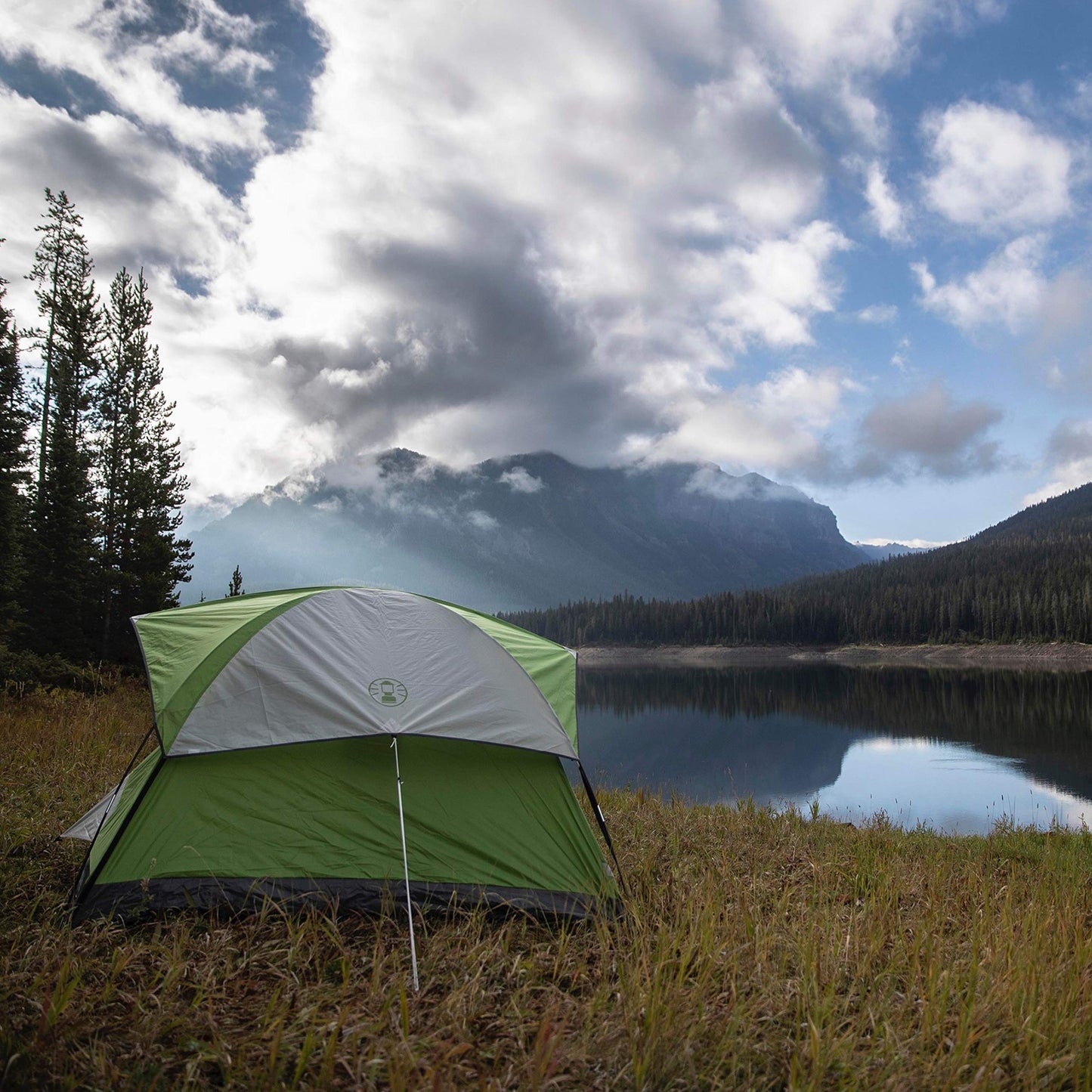 Coleman Sundome Camping Tent with Rainfly, 2/3/4/6 Person Tent Sets Up in 10 Mins, Weatherproof Shelter for Camping, Festivals, Backyard, Sleepovers, & More