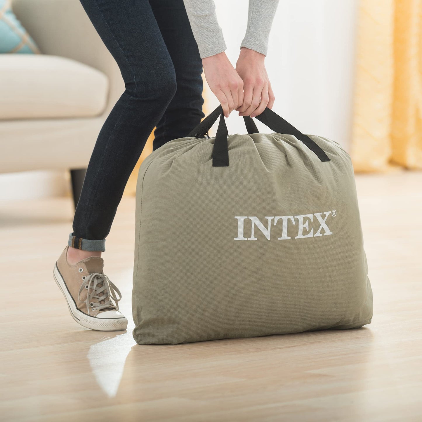 Intex 64417ED 22in Queen Dura-Beam Comfort Plush High-Rise Inflatable Air Mattress with Built in Pump for Travel and Camping, 600lb Weight Capacity